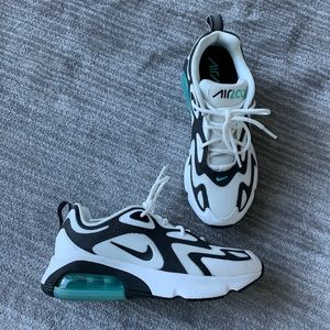 Nike Air Max 200 - Women’s Sz 7